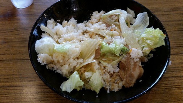 曙橋（新宿近く）『定食屋酒場食堂』の288円定食の食べかけの写真②