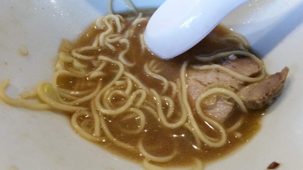 残り少しの麺