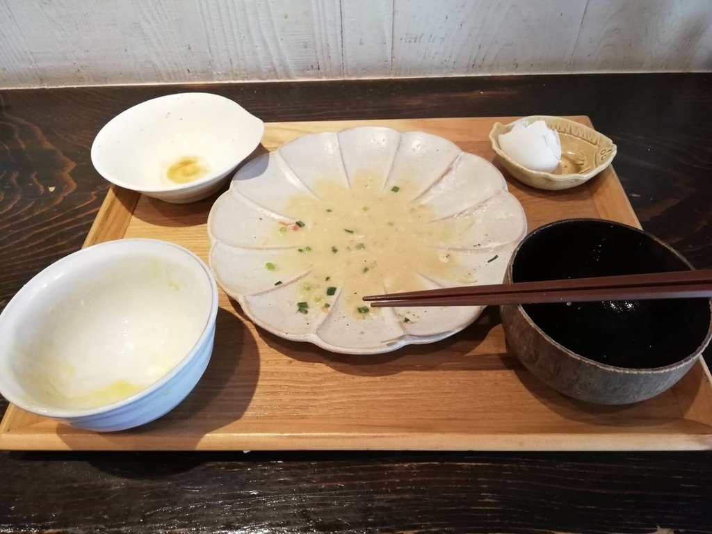 定食メニューの空の器