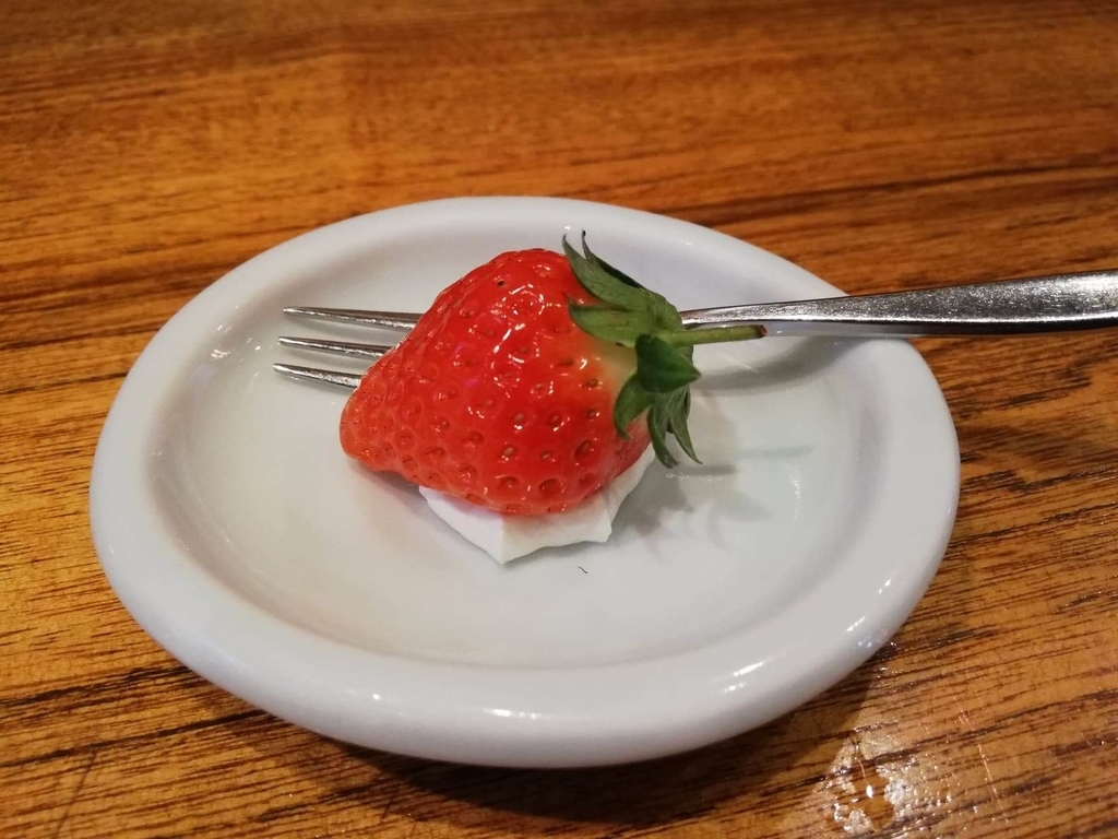 長崎『吉宗本店』の吉宗定食のイチゴのデザートの写真