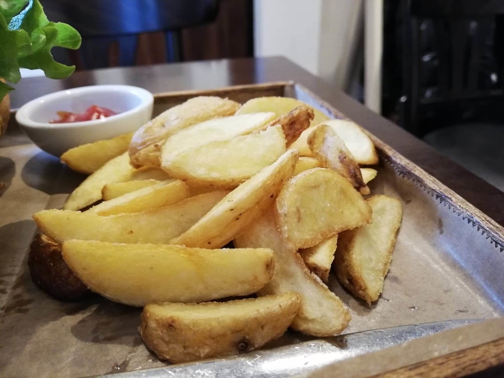 上野（御徒町）『ゴールデンゲート（GOLDEN GATE）』のフライドポテトの写真