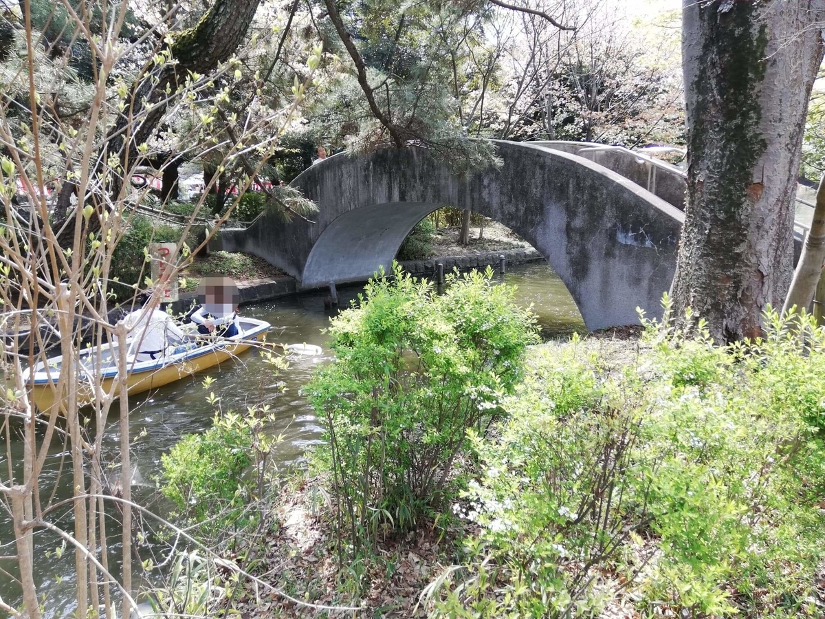 『石神井公園』の中にある橋の写真