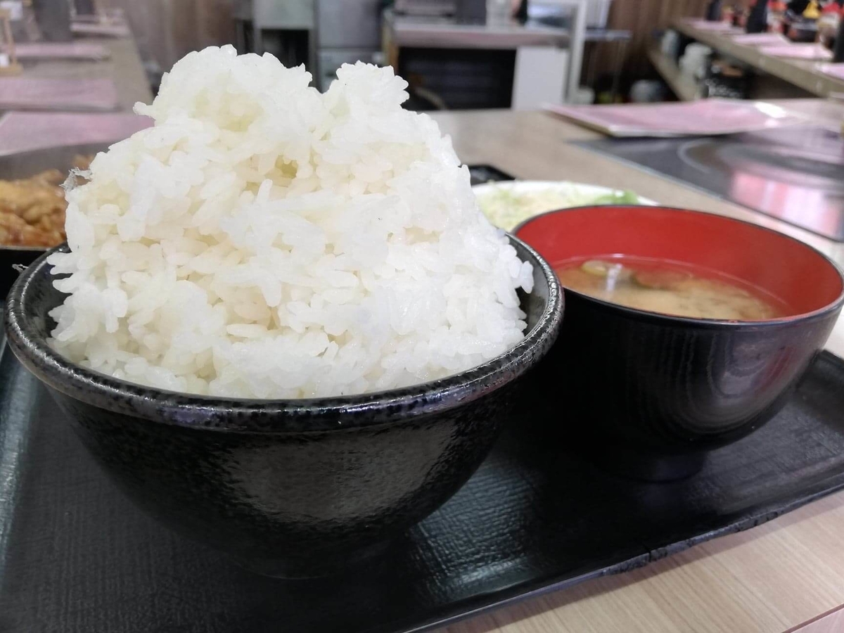 江古田『ふくふく食堂』のBBQ定食セットのライス写真