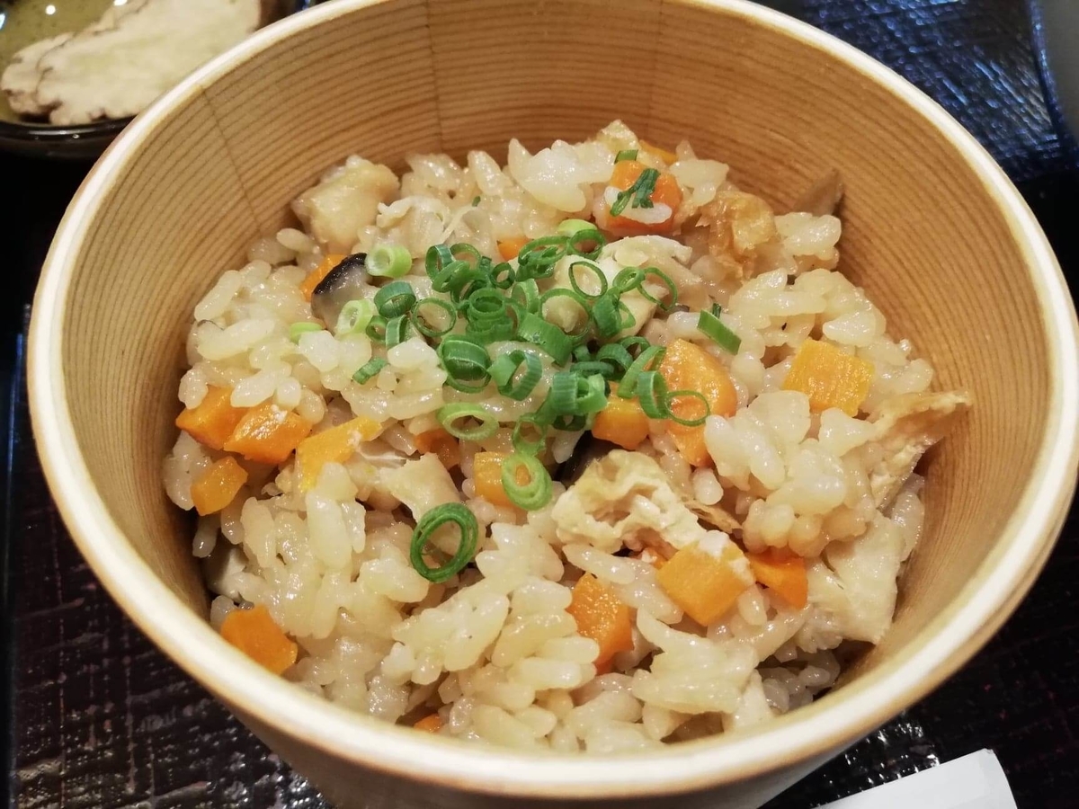 稲庭うどん『佐藤養助』秋田店の比内地鶏ご飯の写真