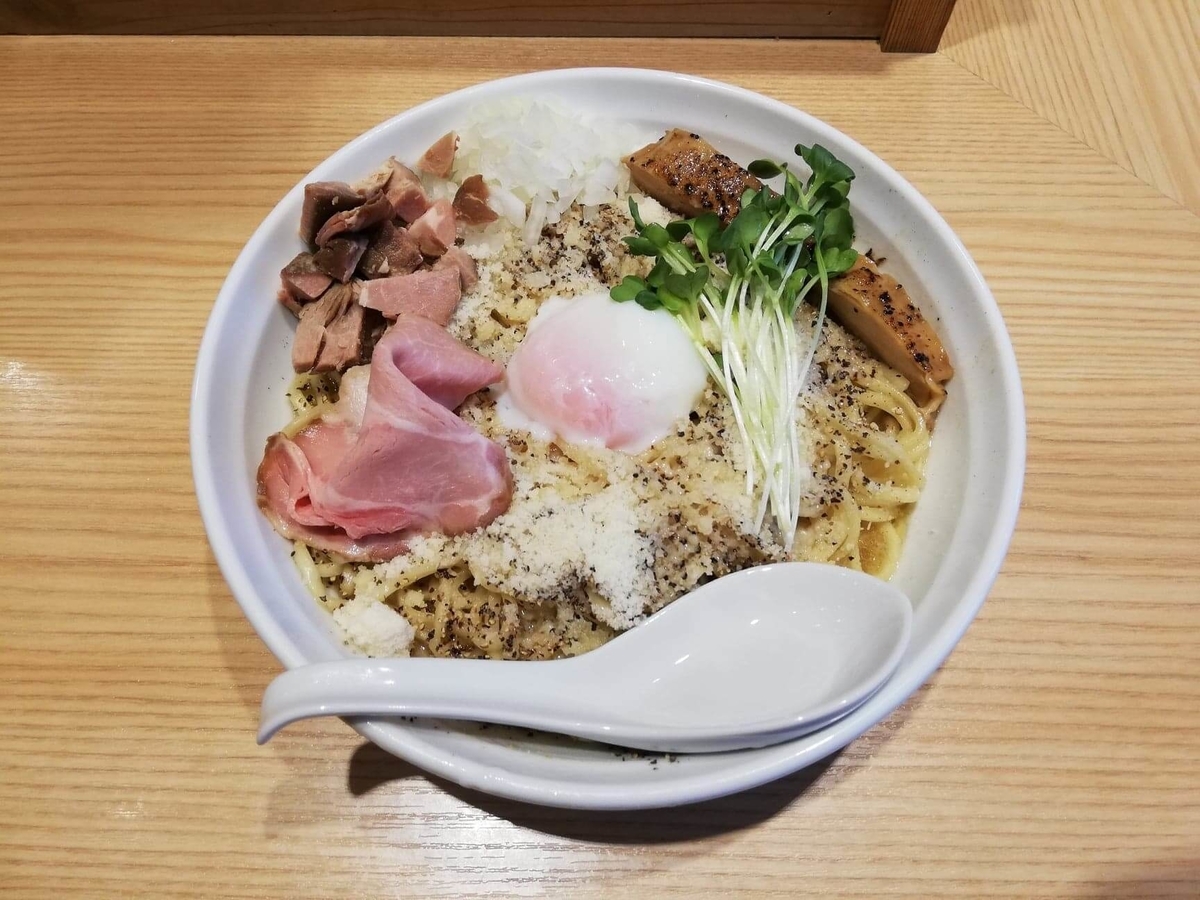 秋津(新秋津)『麺場二寅』の、鶏ボナーラの写真