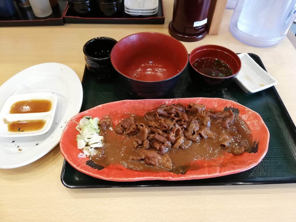 久米川『東京餃子食堂』の、残りの信州味噌モツ煮定食の写真