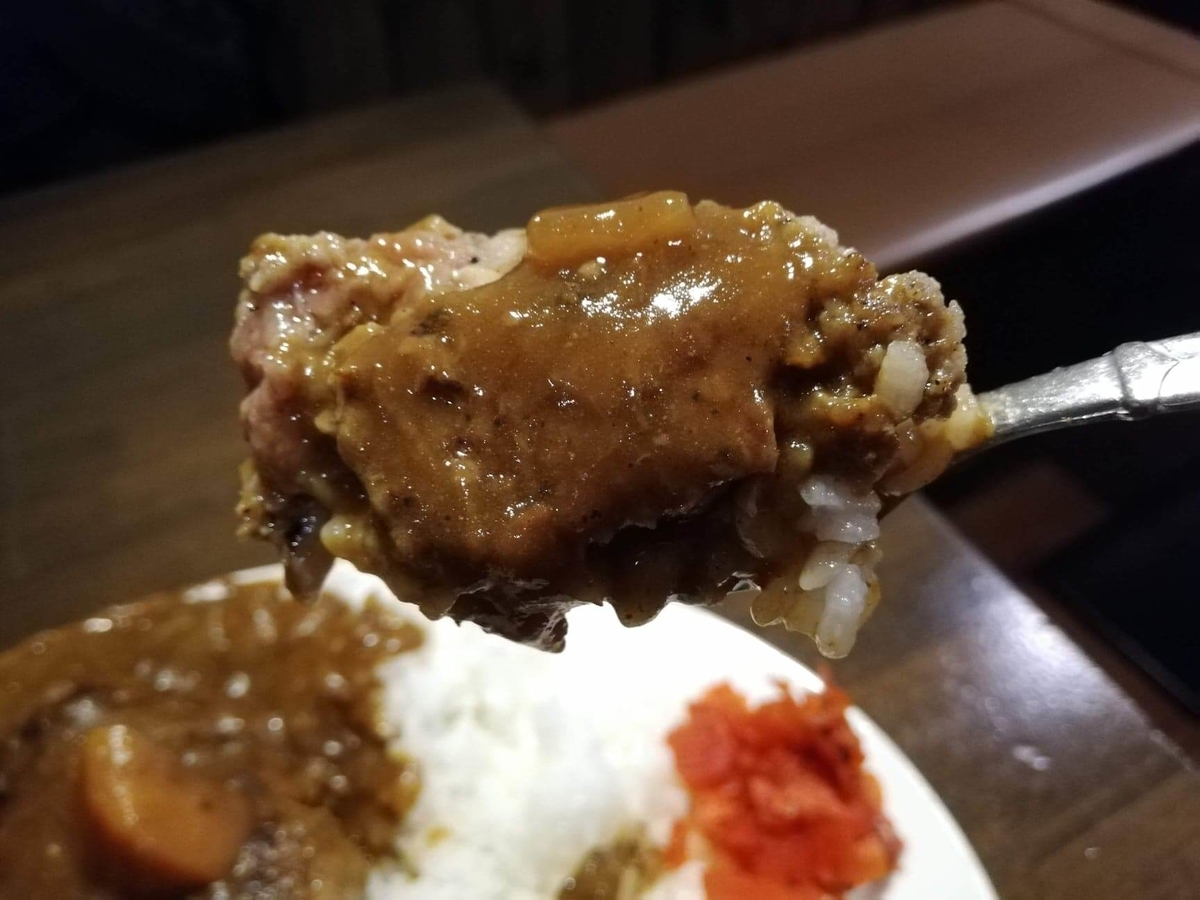 秋葉原（末広町）『牛舎』のカレーのアップ写真