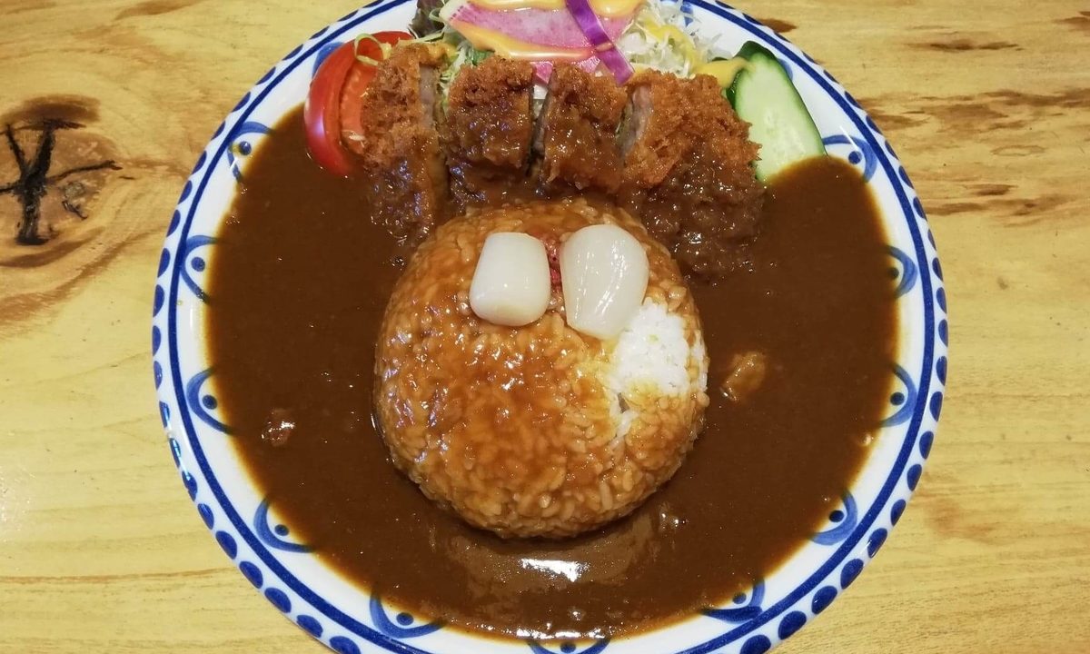 松本 中町通りランチ おしゃれカフェ風な 松本くろ門 でカツカレー 本格的にスパイシーだけど食べやすいぞ ぶらりぼっち日和