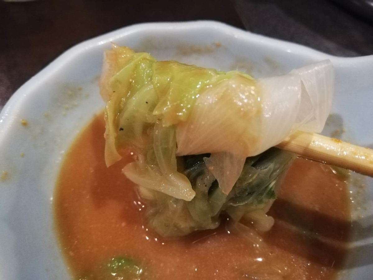 長野県松本市さくら料亭（馬肉料理）『新三よし』の、胡麻味噌だれしゃぶしゃぶ鍋の野菜の写真