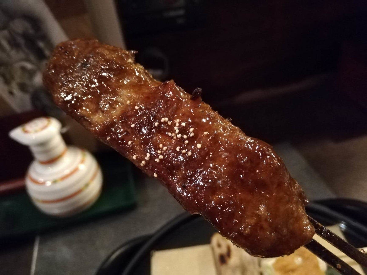 長野県松本市さくら料亭（馬肉料理）『新三よし』の軟骨入りつくねの写真