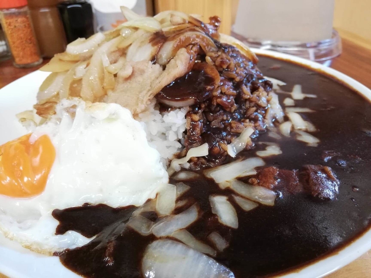 高田馬場『馬場南海』のしょうが焼きカレーのアップ写真