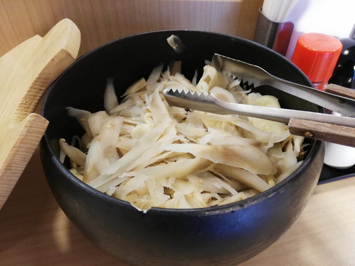 高田馬場『天麩羅えびのや』のごぼうの写真