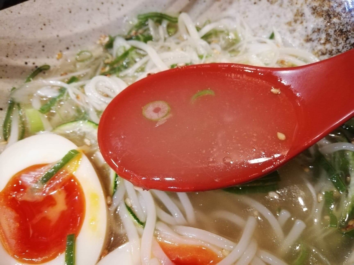 東中野『阿波や壱兆』のすだちそうめんのスープの写真
