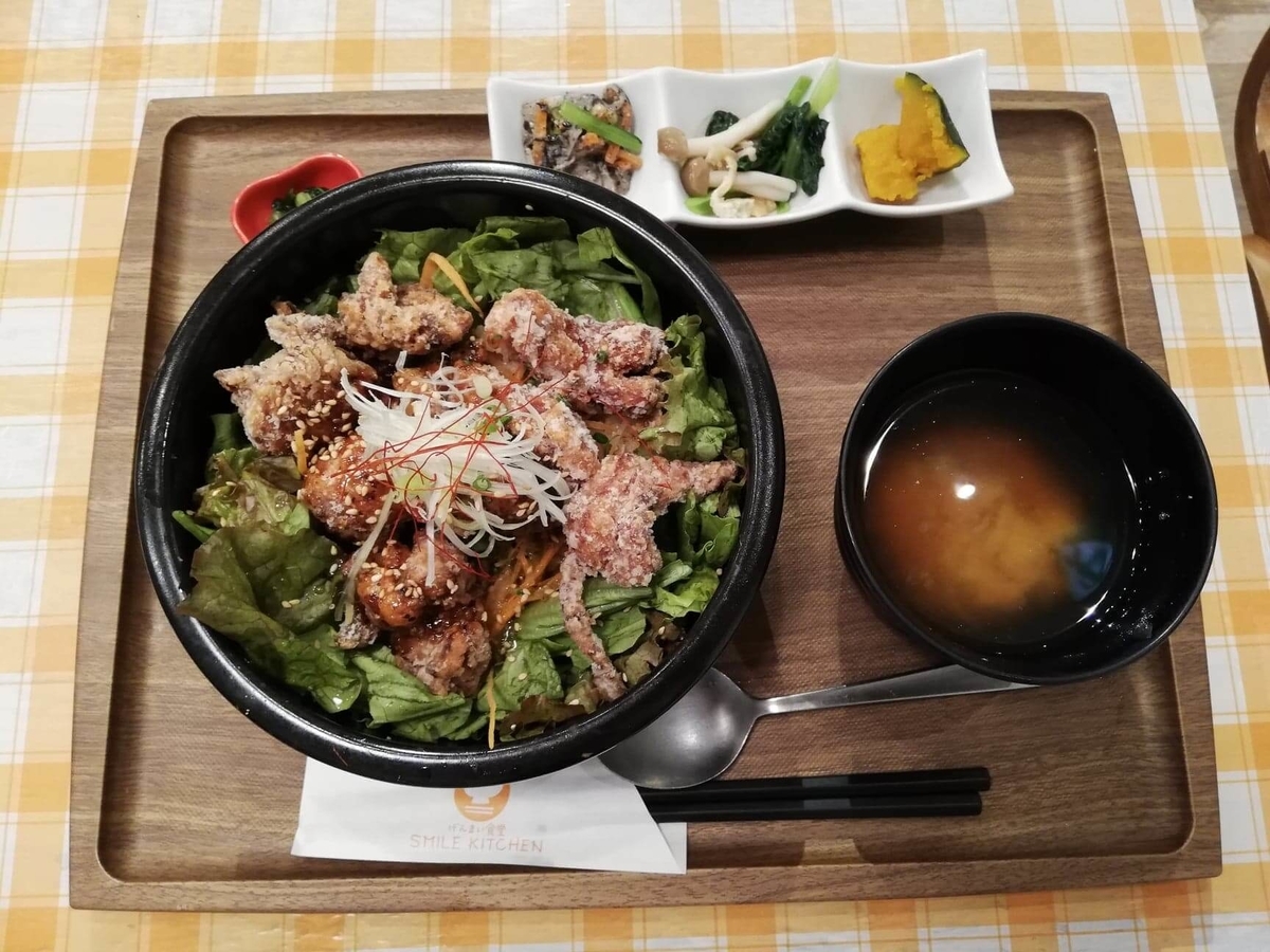 盛りもり祭2019『げんまい食堂 SMILE KITCHEN』の盛りもりからあげ丼セットの写真