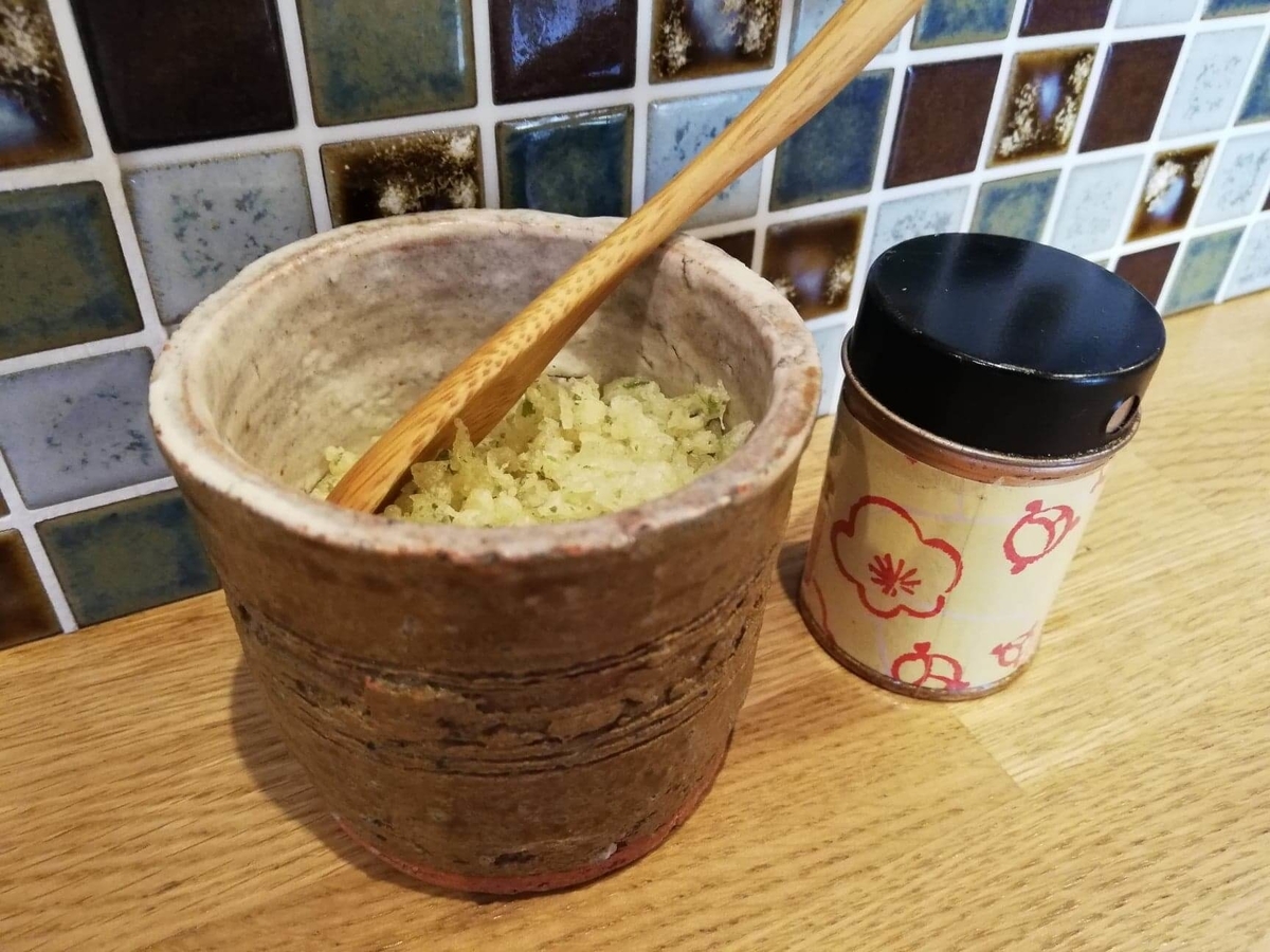 本川越『うどんとお酒土麦』の調味料の写真②