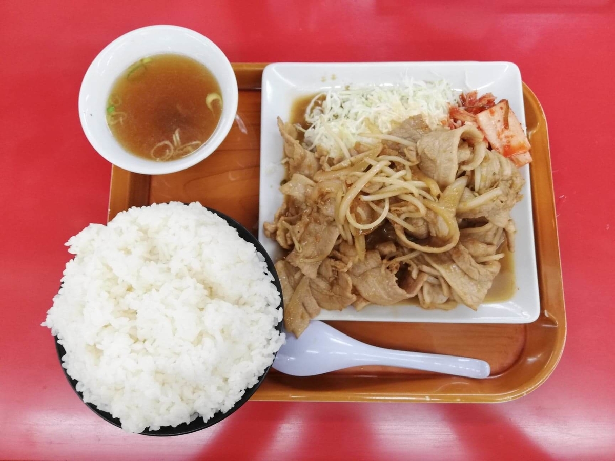 新座『くるまやラーメン』の焼肉定食の写真