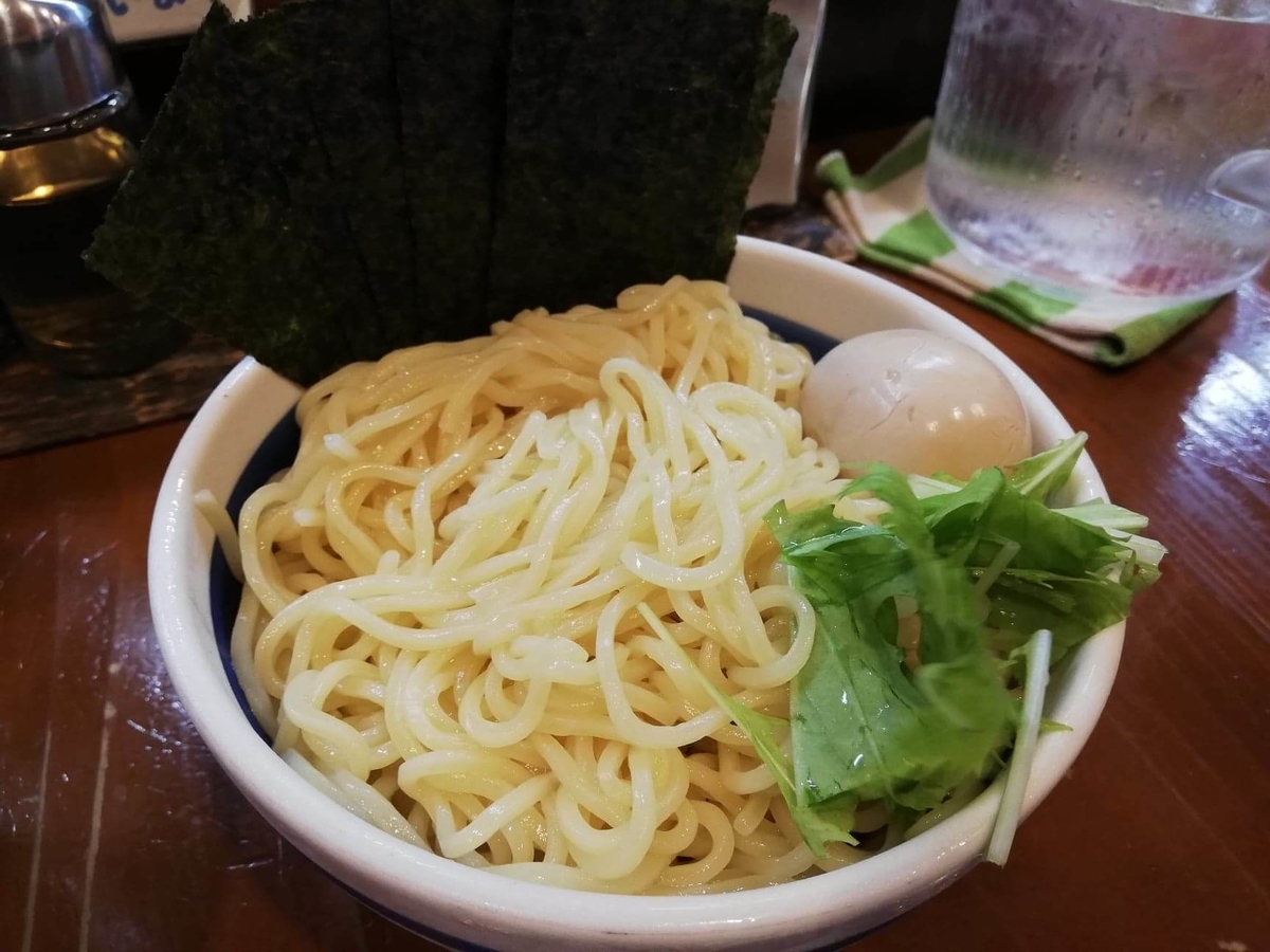 光が丘『大勝軒いぶき』の冷やしつけ麺の麺の写真