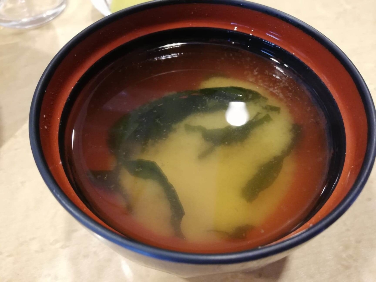 池袋『天丼ふじ』の味噌汁の写真