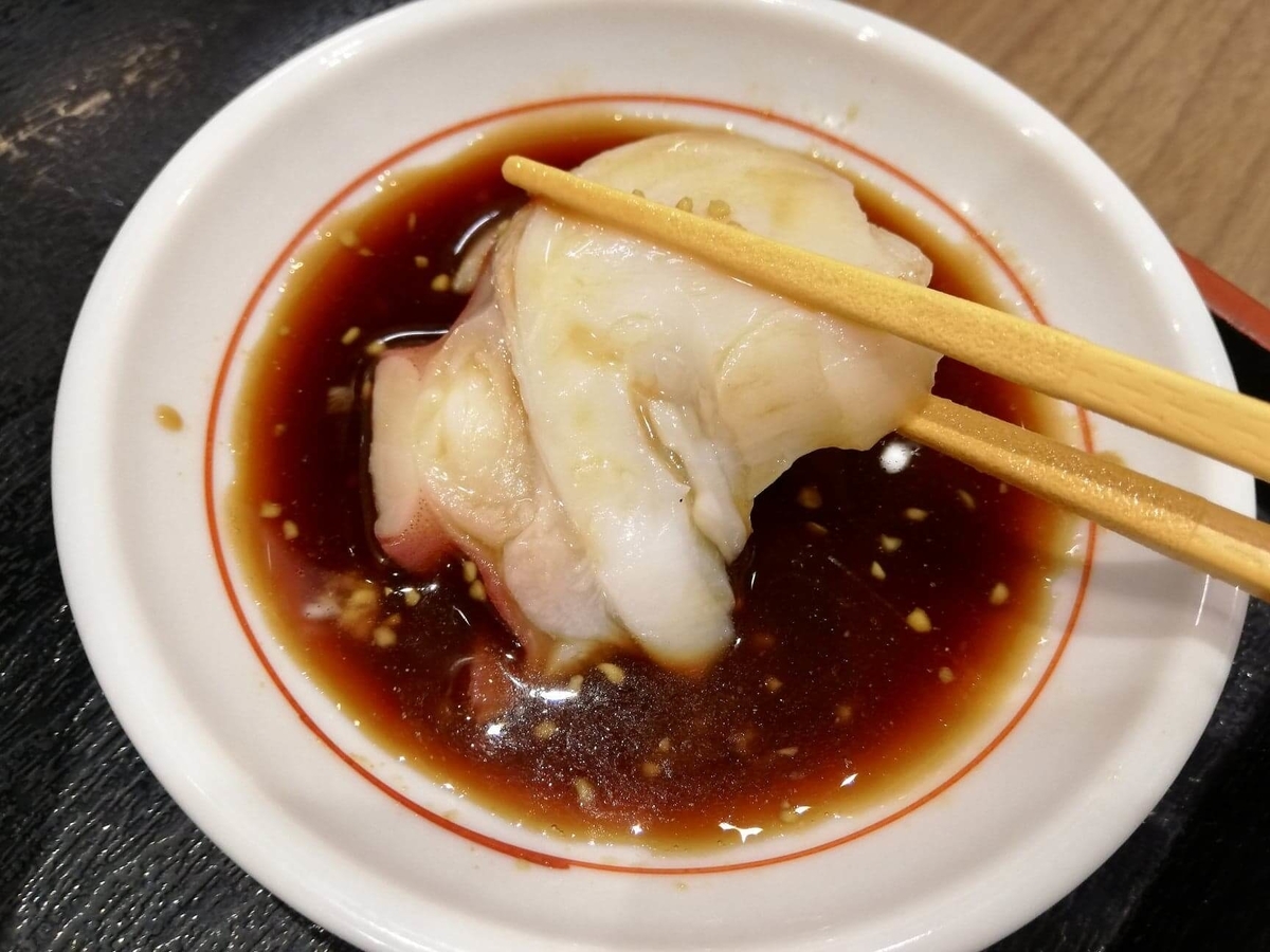 金沢市中央卸売市場『魚がし食堂』の日替わり得盛りてんこ丼のタコの写真