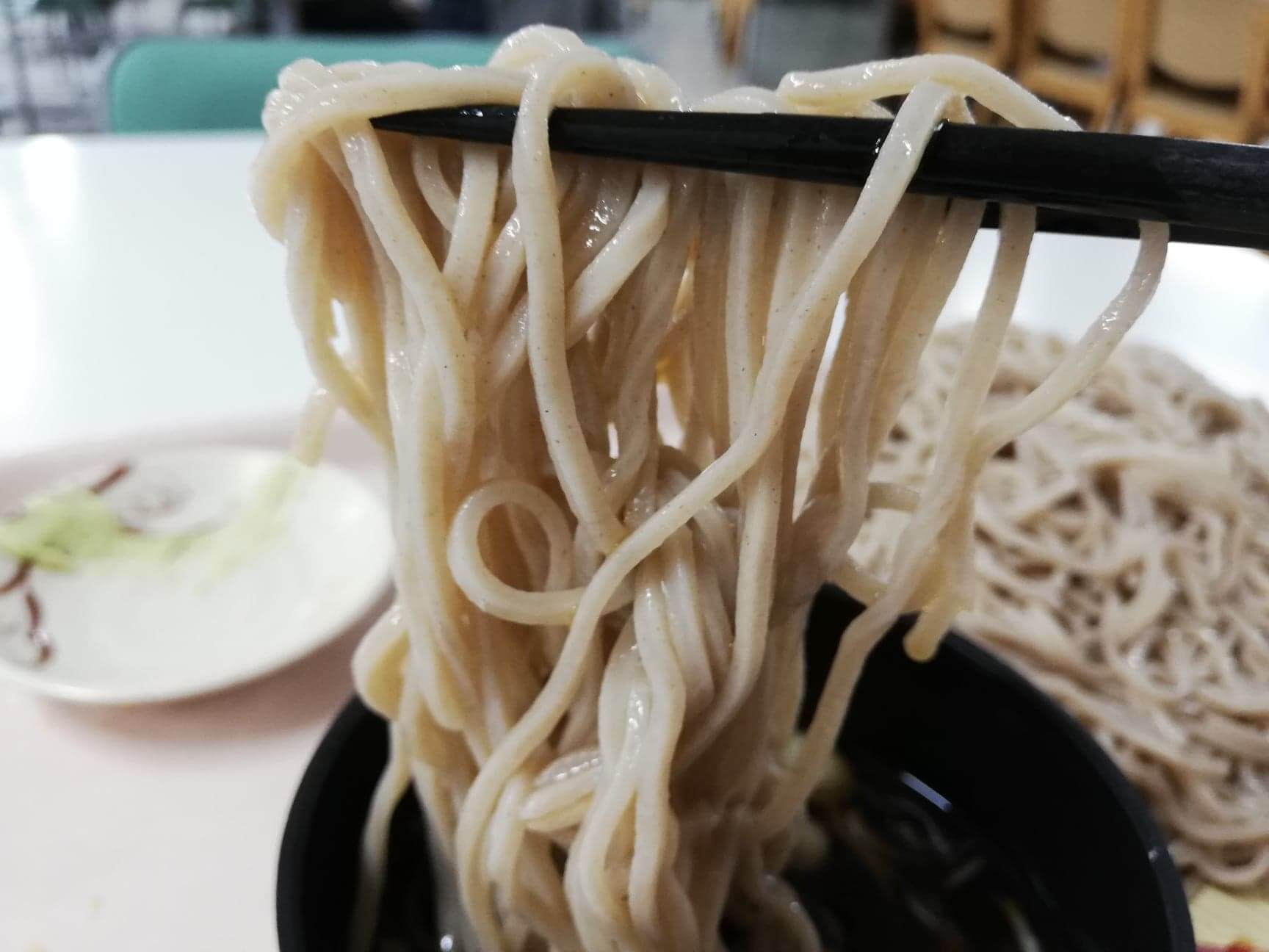 練馬区役所の職員レストランの『富士山もりそば』の麺の写真