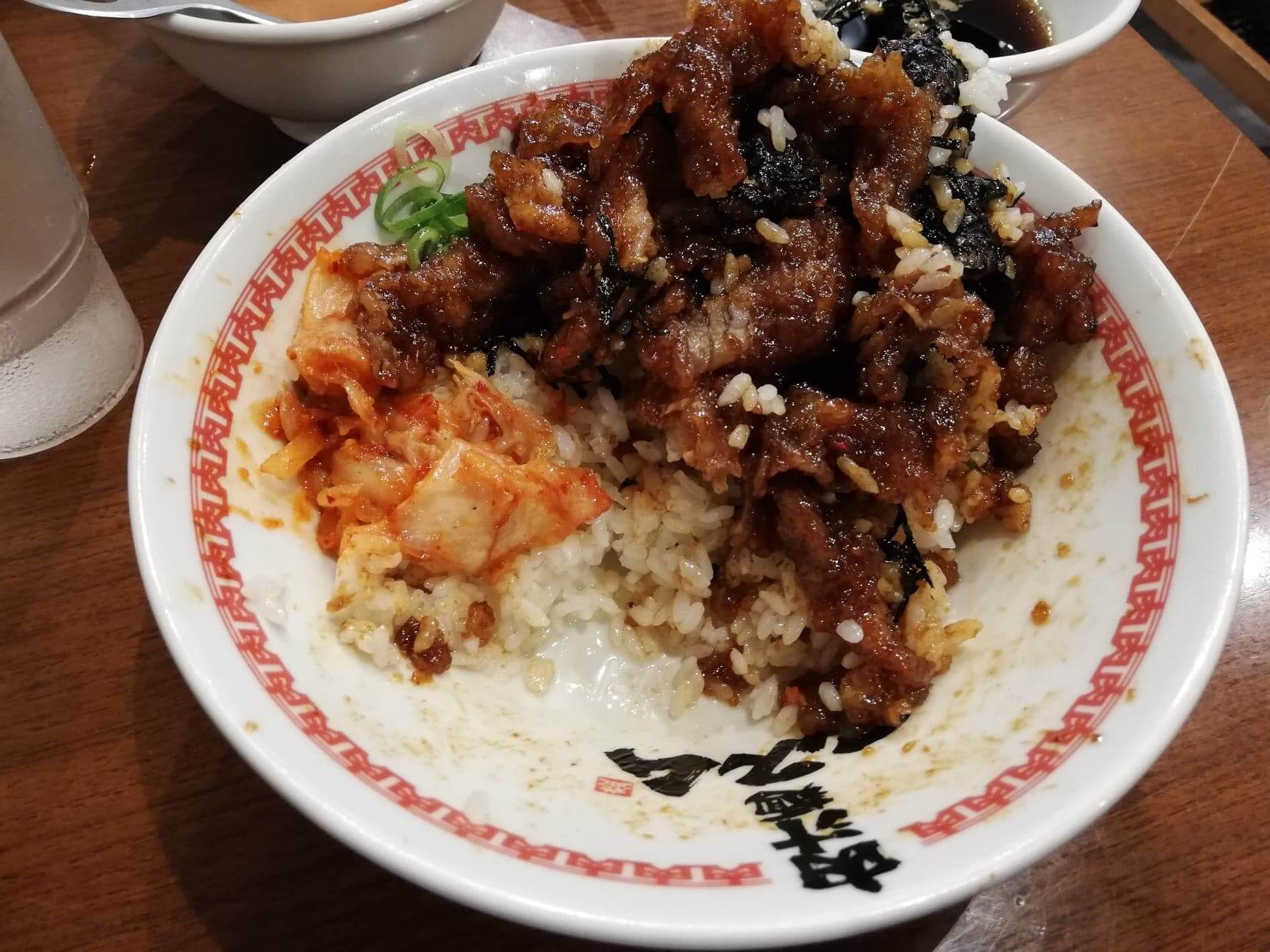 高田馬場『肉汁麺ススム』の肉汁丼の写真