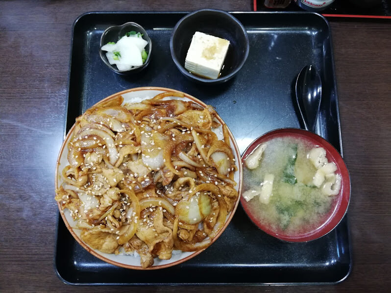 仙台『久美食堂』の焼肉丼セットの写真