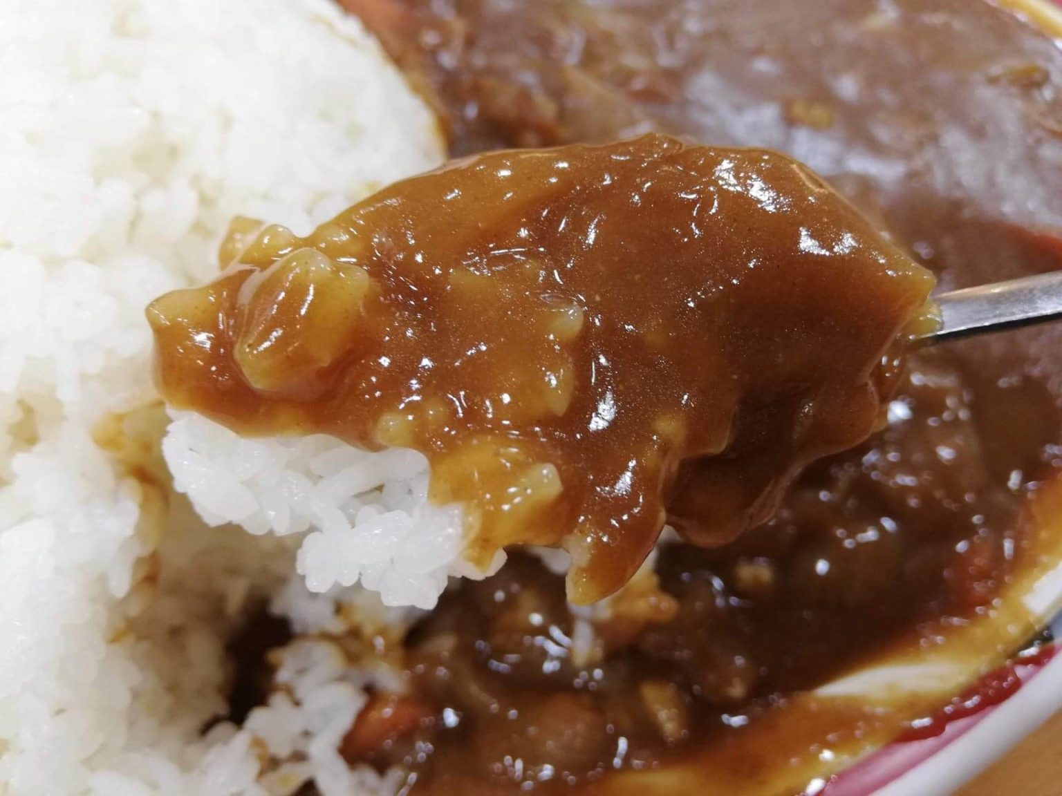 【仙台デカ盛り】『半田屋』の1キロカレーが食べやすいしコスパ良くて神。というかセルフのおかずの種類も多すぎて神