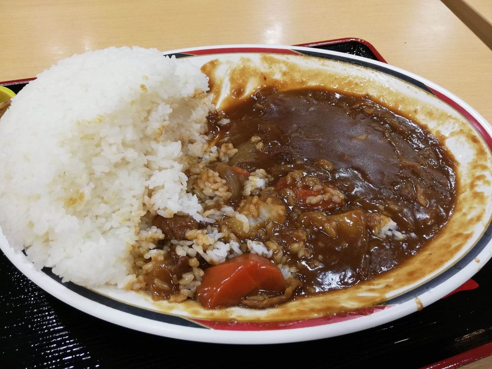 宮城県仙台市『大衆食堂半田屋東口BiVi店』の1キロカレーの写真