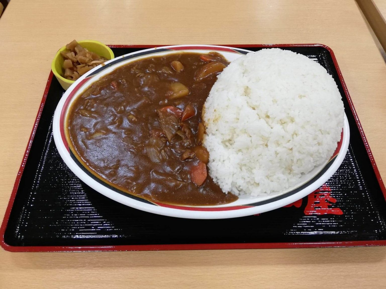 【仙台デカ盛り】『半田屋』の1キロカレーが食べやすいしコスパ良くて神。というかセルフのおかずの種類も多すぎて神