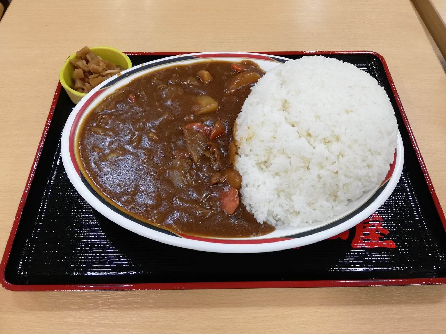 宮城県仙台市『大衆食堂半田屋東口BiVi店』の1キロカレーの写真